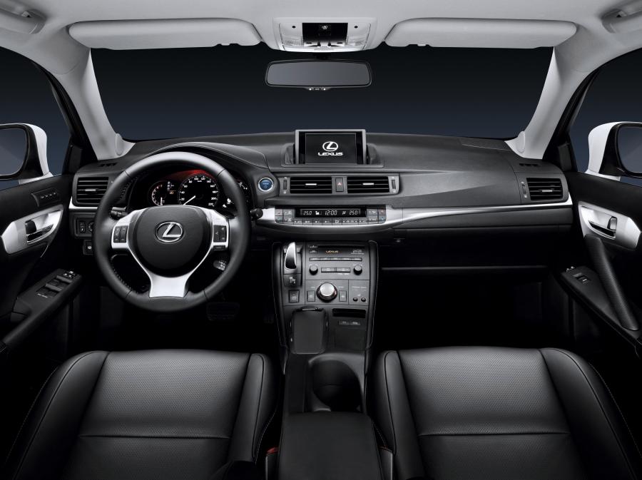  Lexus CT200h 2010 года  (фото 27 из 266)